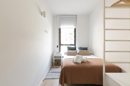 Appartement te huur in Barcelona Passatge De Saladrigas - Bilbao (10 Months Min)