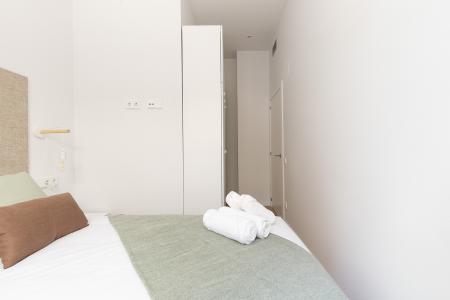 Appartement te huur in Barcelona Passatge De Saladrigas - Bilbao (10 Months Min)