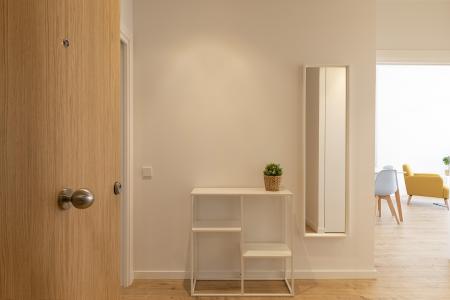 Appartement te huur in Barcelona Passatge De Saladrigas - Bilbao (10 Months Min)