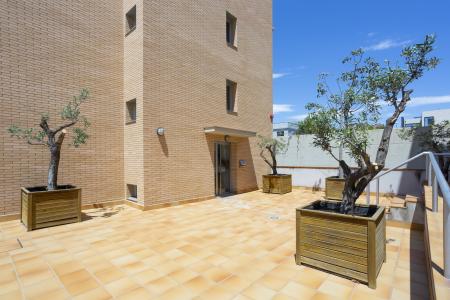 Appartement te huur in Montgat Ronda 8 De Març - Montgat Platja (min 6 Months)