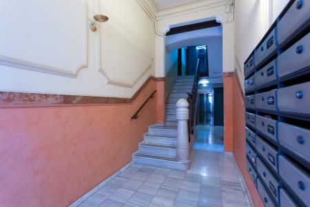 Appartamento in Affitto a Barcelona Radas - Magalhäes