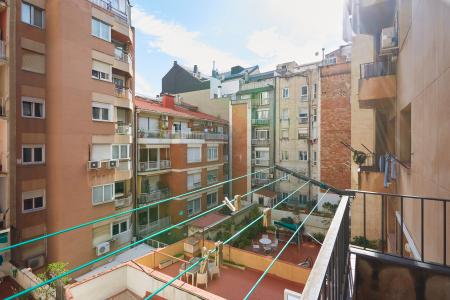 Espacioso piso con balcón en Balmes - Madrazo