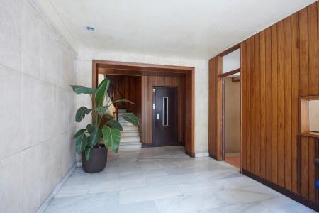 Espacioso piso con balcón en Balmes - Madrazo