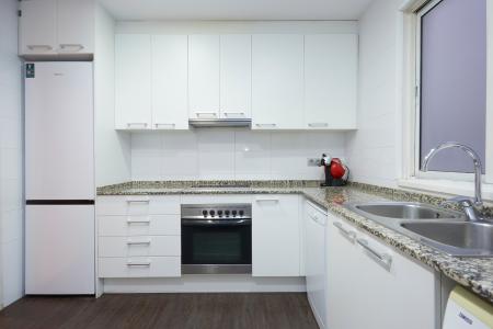 Espacioso piso con balcón en Balmes - Madrazo