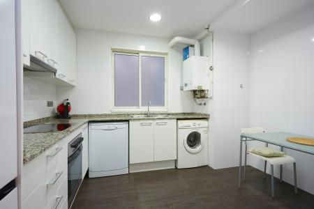 Espacioso piso con balcón en Balmes - Madrazo