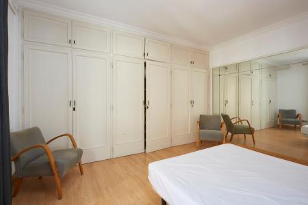 Espacioso piso con balcón en Balmes - Madrazo