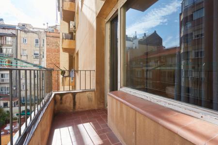 Espacioso piso con balcón en Balmes - Madrazo