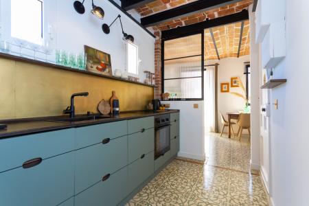 Apartamento en alquiler temporal con habitación doble y balcón en Poble-sec