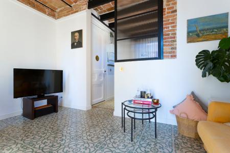 Apartamento en alquiler temporal con habitación doble y balcón en Poble-sec