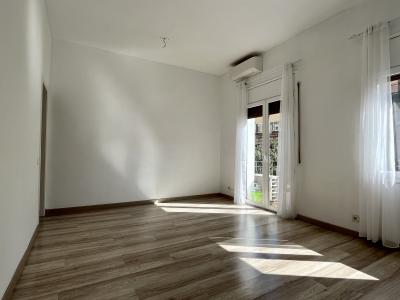 Piso de 85 m2 con balcón en el Eixample