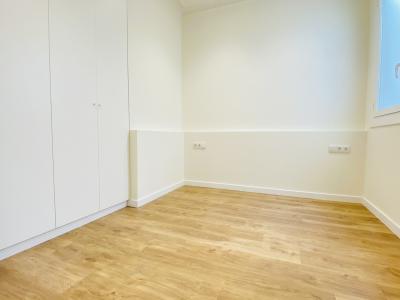 Appartamento in Affitto a Barcelona Comte D'urgell - Tamarit