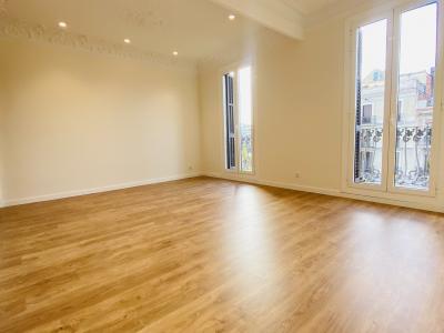 Appartamento in Affitto a Barcelona Comte D'urgell - Tamarit