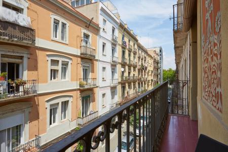 Amplio apartamento de 78m2 en Poble Sec