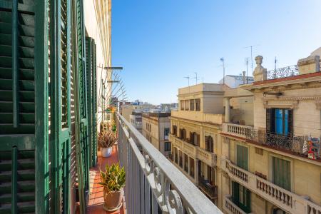 Espectacular piso de alquiler por meses en el barrio de Gràcia 