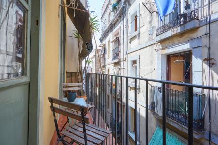 Estudio en alquiler temporal con balcón en Ciutat Vella
