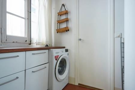 Estudio en alquiler temporal con balcón en Ciutat Vella