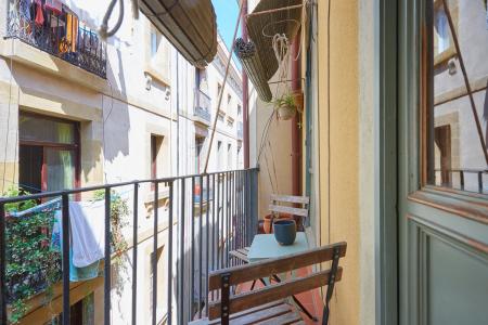 Estudio en alquiler temporal con balcón en Ciutat Vella