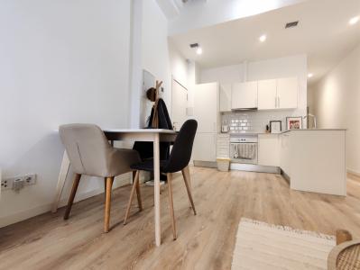 Piso en Alquiler en Barcelona Riereta - Aurora