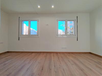 Unifamiliar aislada te huur in Barcelona Sant Antoni Maria Claret - Meridiana