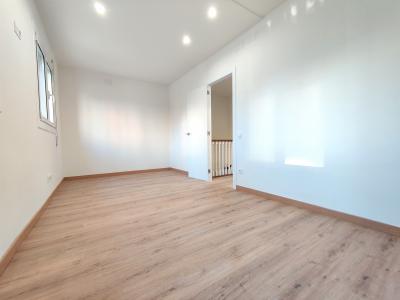 Unifamiliar aislada te huur in Barcelona Sant Antoni Maria Claret - Meridiana