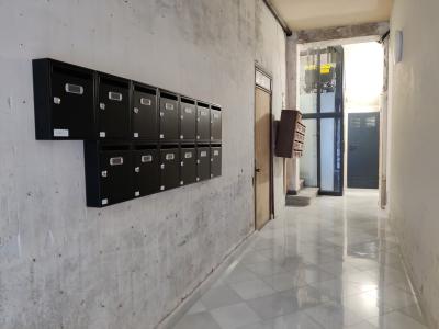 Piso con 1 habitación doble y balcón