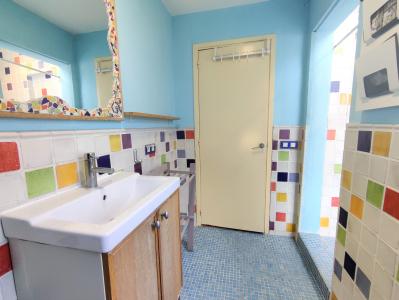 Piso con 1 habitación doble y balcón