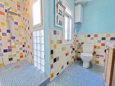 Piso con 1 habitación doble y balcón