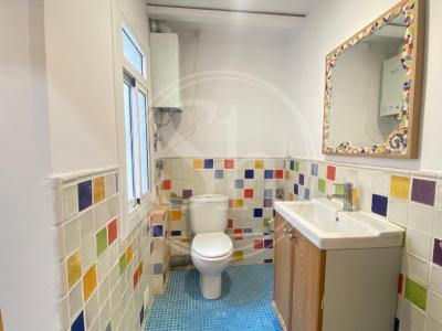 Piso con 1 habitación doble y balcón