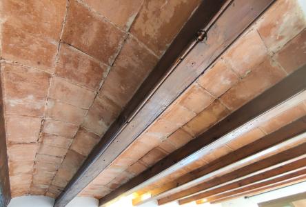 Piso con 1 habitación doble y balcón