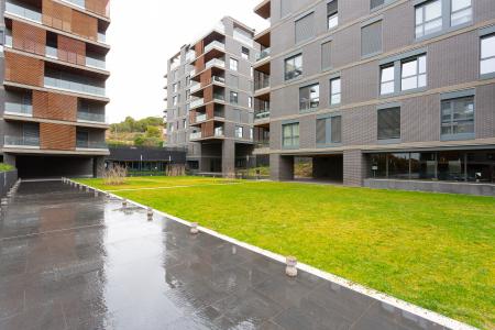 Piso de 100 m2 con 2 habitaciones dobles