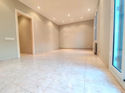 Appartement te huur in Barcelona Av. Gaudí - Còrsega