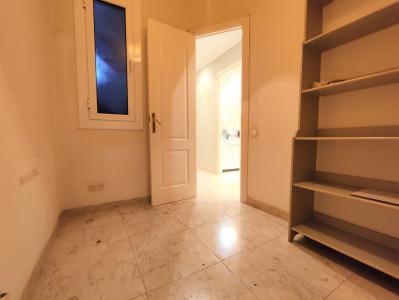 Appartement te huur in Barcelona Av. Gaudí - Còrsega