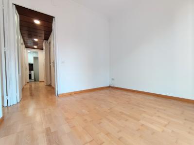 Piso en Alquiler en Barcelona València - Av. Meridiana