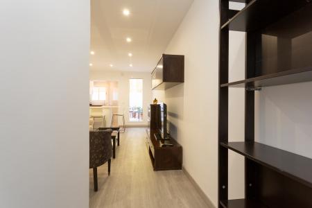 Piso en Alquiler en Barcelona Ramon Rocafull - Llobregós (min 6 Months)