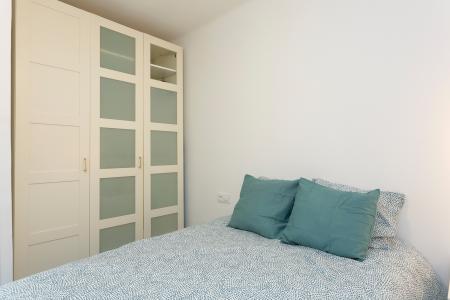 Piso en Alquiler en Barcelona Ramon Rocafull - Llobregós (min 6 Months)