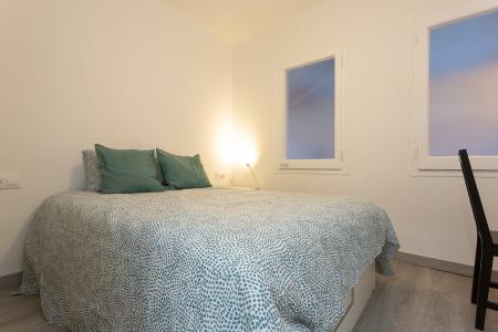 Piso en Alquiler en Barcelona Ramon Rocafull - Llobregós (min 6 Months)