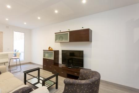 Piso en Alquiler en Barcelona Ramon Rocafull - Llobregós (min 6 Months)