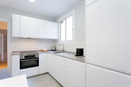 Grandioso ático de alquiler en la carrer Atlantida - playa Barceloneta