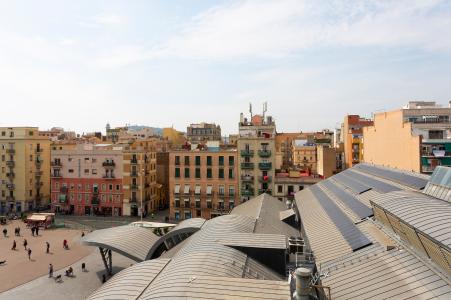 Grandioso ático de alquiler en la carrer Atlantida - playa Barceloneta