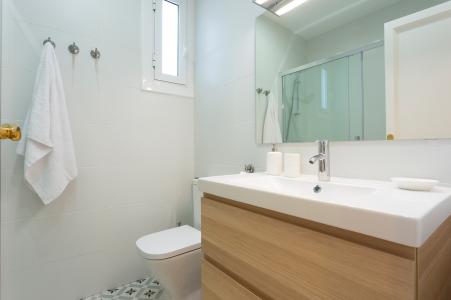 Grandioso ático de alquiler en la carrer Atlantida - playa Barceloneta