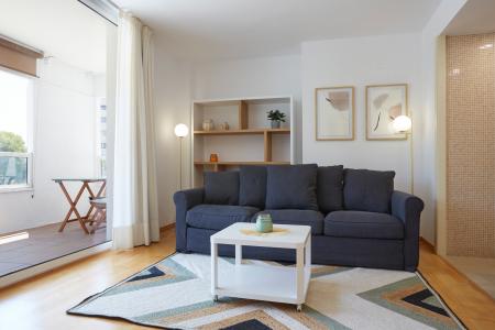 Bonito apartamento en alquiler temporal de dos habitaciones (parking incluido)