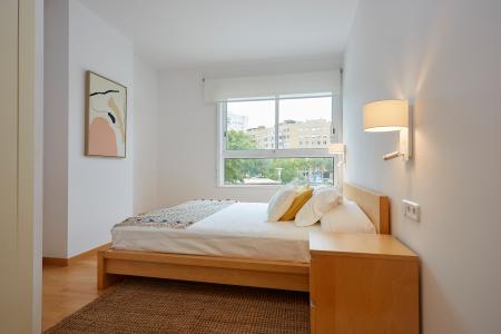 Bonito apartamento en alquiler temporal de dos habitaciones (parking incluido)