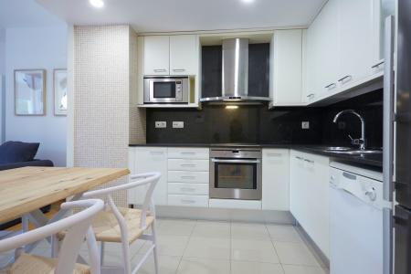 Bonito apartamento en alquiler temporal de dos habitaciones (parking incluido)