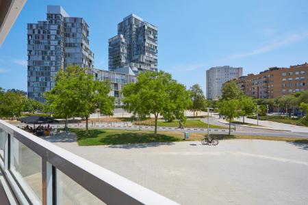 Bonito apartamento en alquiler temporal de dos habitaciones (parking incluido)