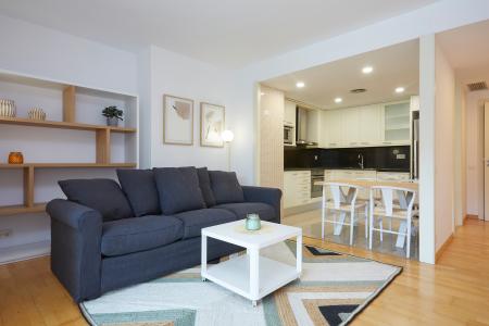 Bonito apartamento en alquiler temporal de dos habitaciones (parking incluido)