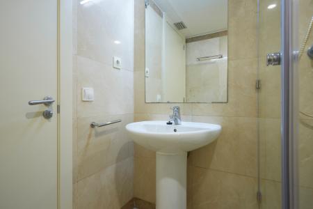 Bonito apartamento en alquiler temporal de dos habitaciones (parking incluido)