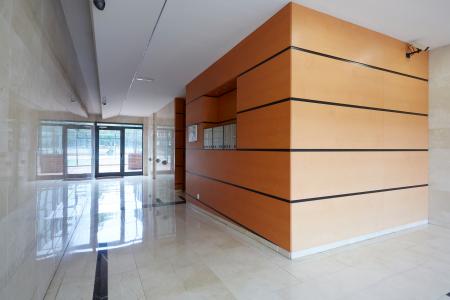 Bonito apartamento en alquiler temporal de dos habitaciones (parking incluido)