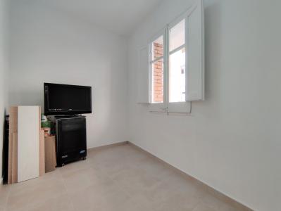 Piso reformado con 2 habitaciones