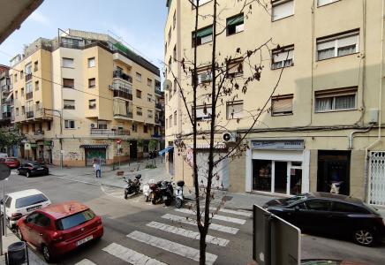 Piso reformado con 2 habitaciones