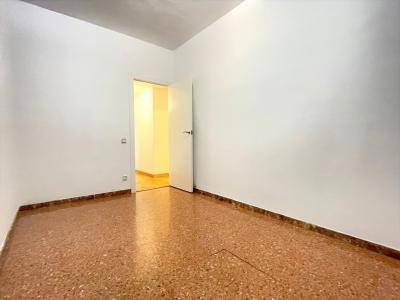 Piso con 4 habitaciones y terraza